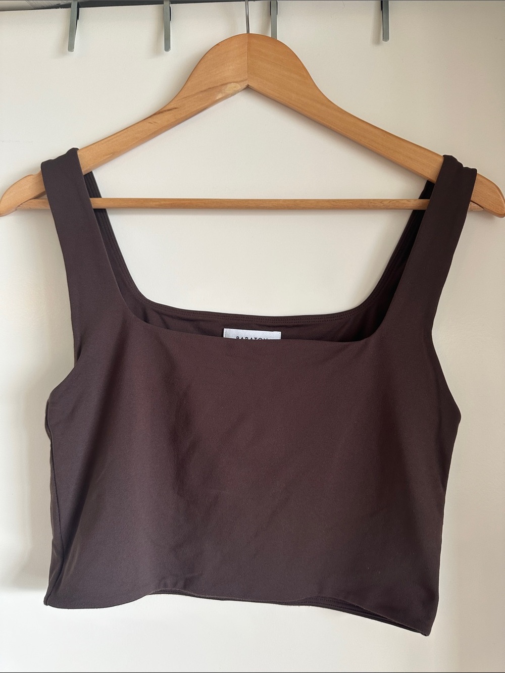 Babaton Square Neck Contour Brown Crop Tank